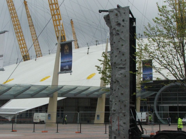  Muro de escalada celular en el O2 Arena 